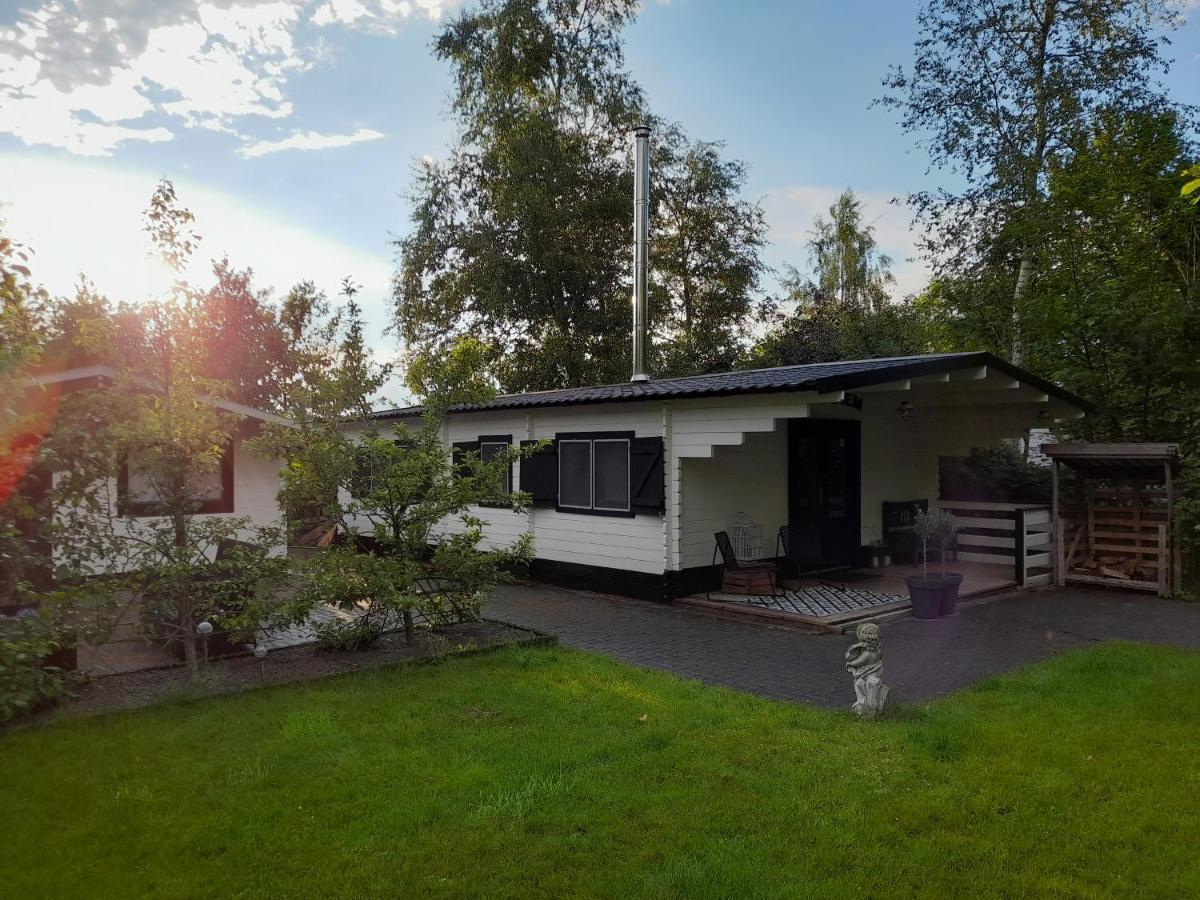 Carpe Diem, Het Ruime Chalet Met Houtkachel Nabij Wildlands Emmen Schoonebeek Δωμάτιο φωτογραφία